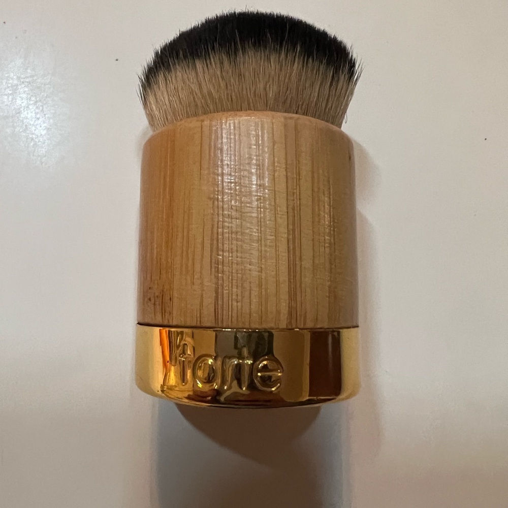 Tarte kabuki brush